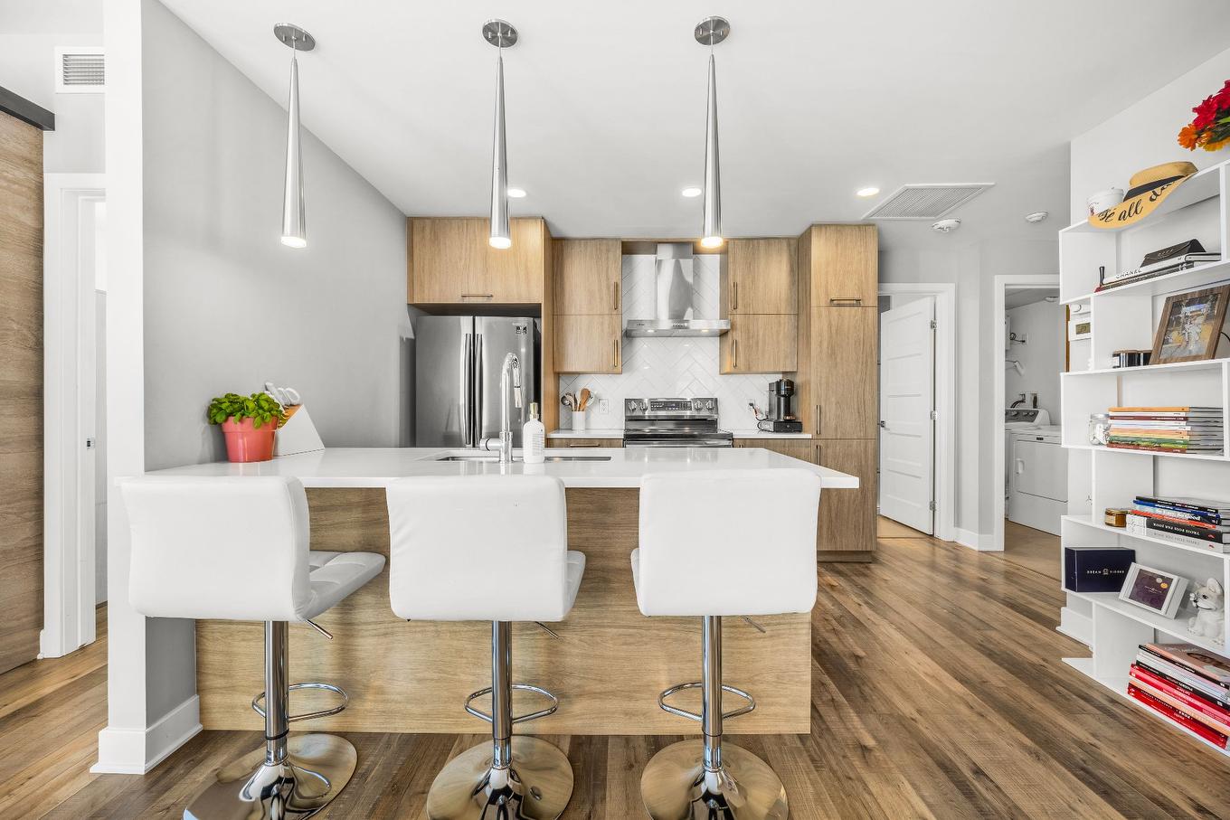 Kitchen - 208-906 Av. Pierre-Dansereau, Terrebonne (Terrebonne), QC - Indoor Photo Showing Kitchen With Upgraded Kitchen