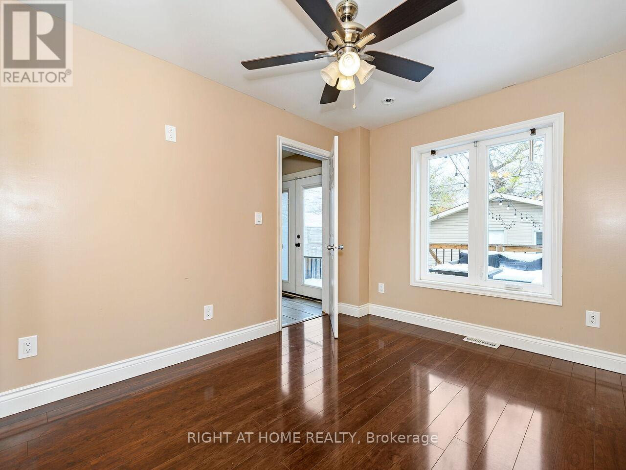 180 Rosslyn Avenue N, Hamilton, ON - Indoor Photo Showing Other Room