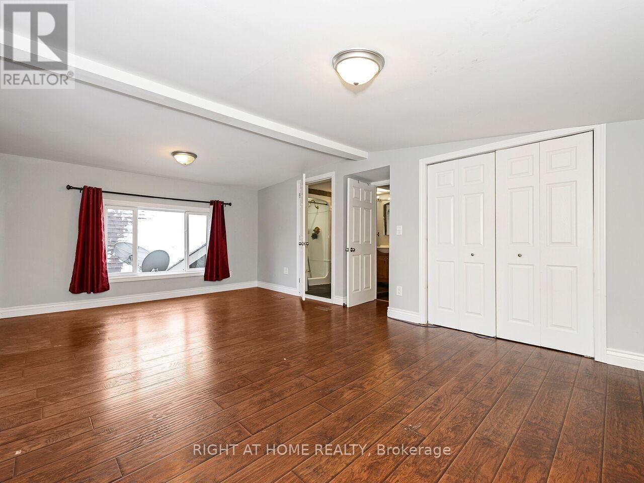 180 Rosslyn Avenue N, Hamilton, ON - Indoor Photo Showing Other Room