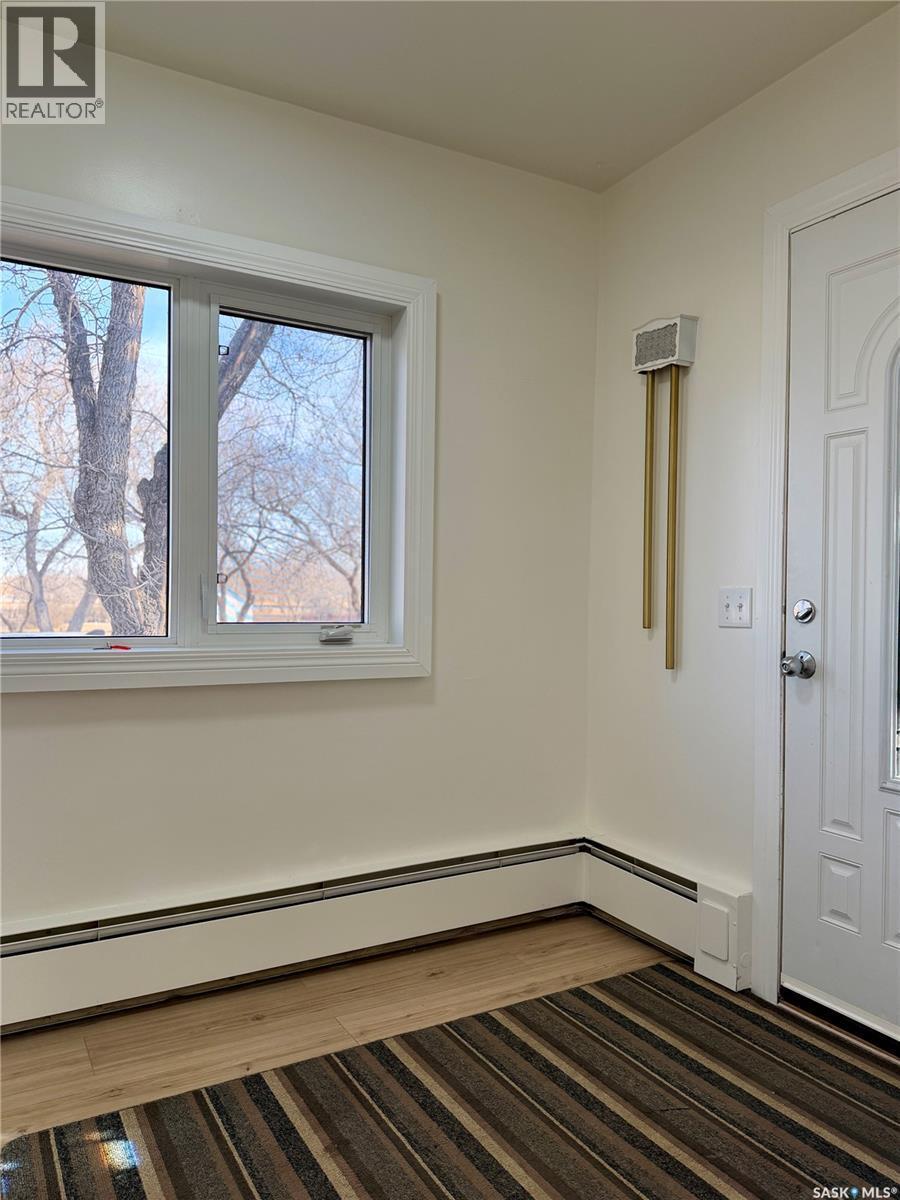 133 Railway Avenue, Ponteix, SK - Indoor