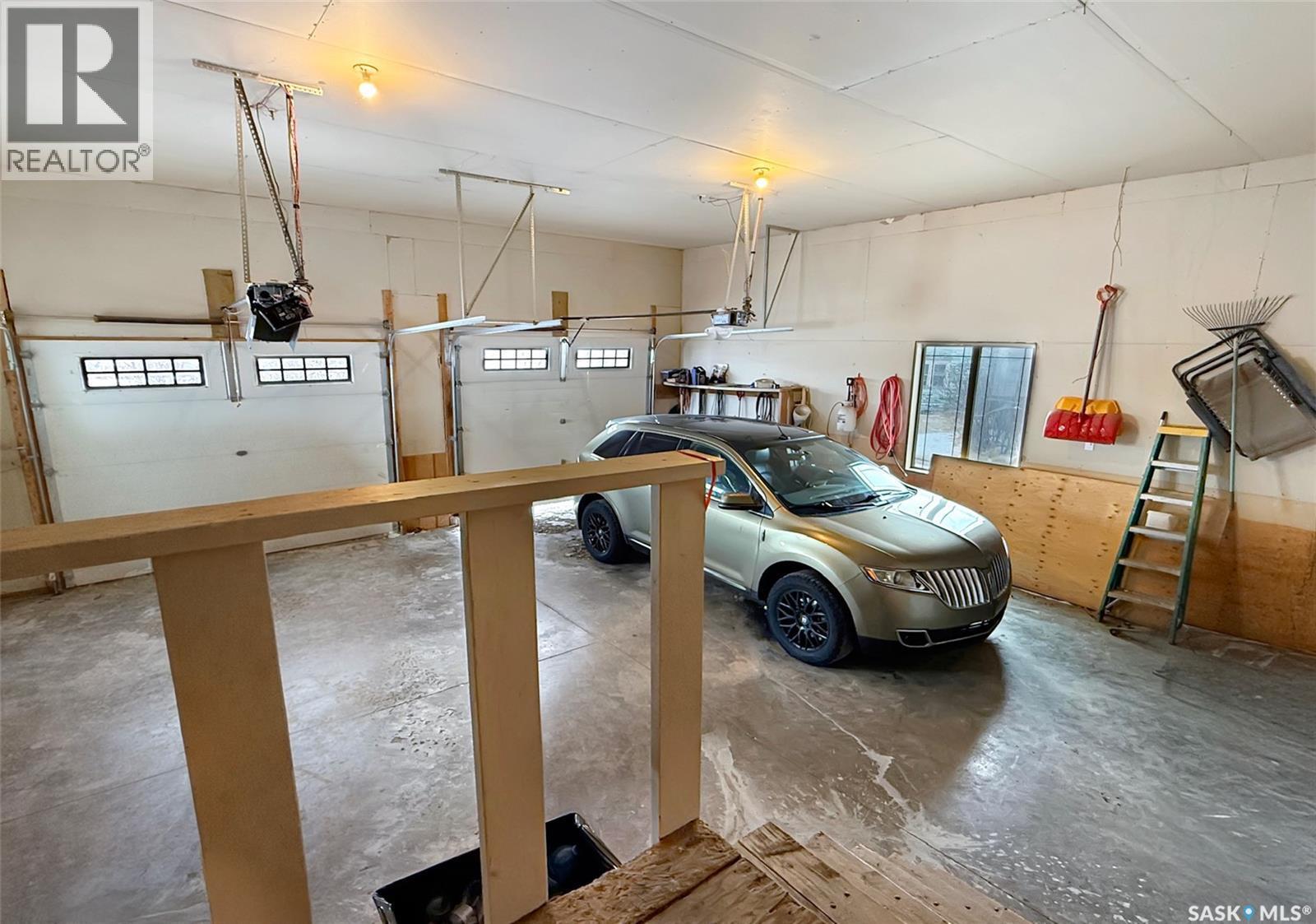 The Landing Acreage, Saskatchewan Landing, SK - Indoor Photo Showing Garage