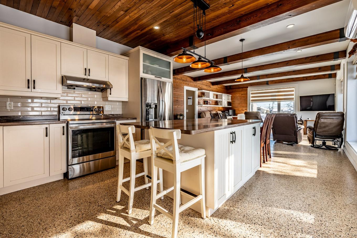 Salle à manger - 15 Rue Lucien-Turcotte, Trois-Rivières, QC - Indoor Photo Showing Kitchen