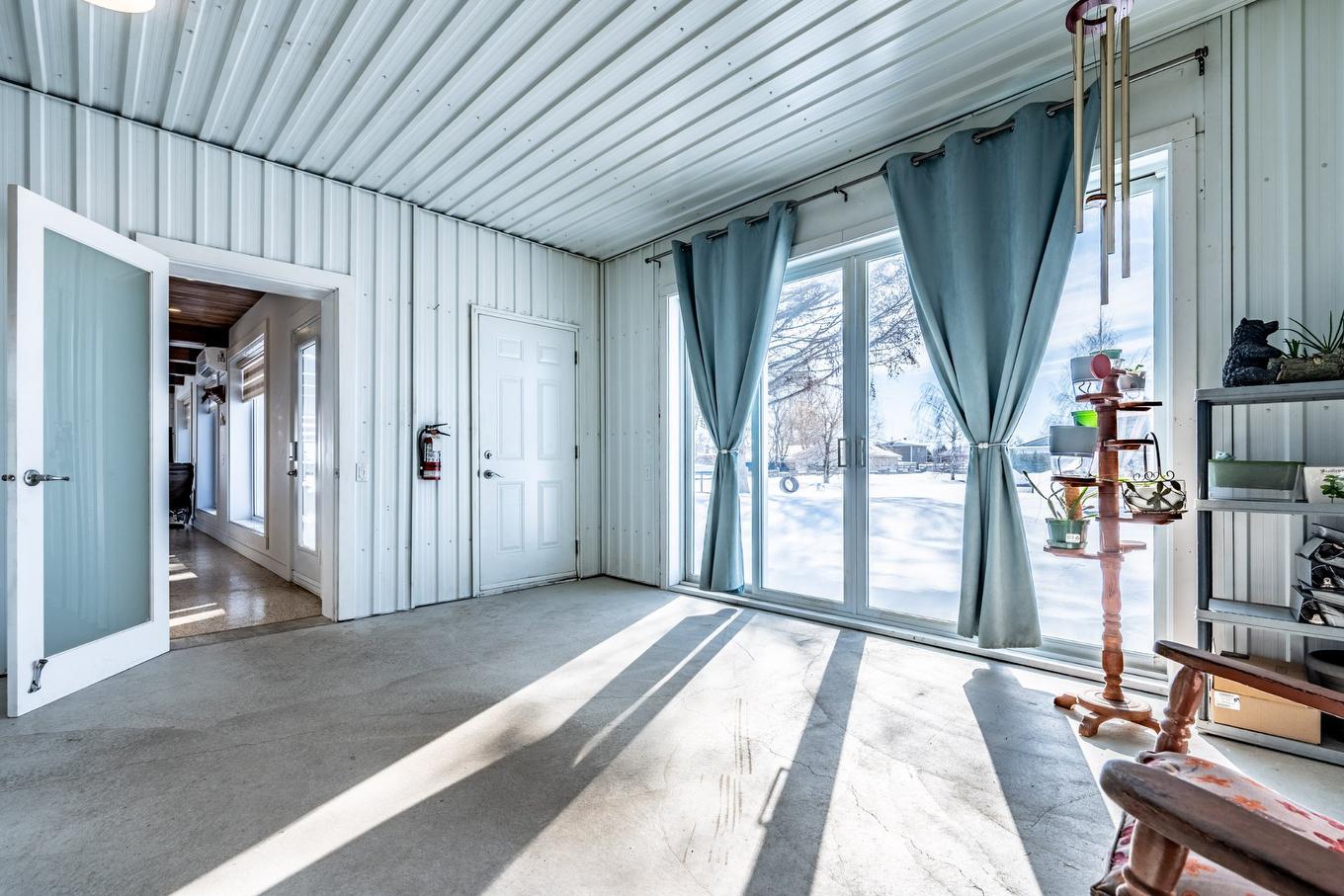 Salle - 15 Rue Lucien-Turcotte, Trois-Rivières, QC - Photo Showing Other Room