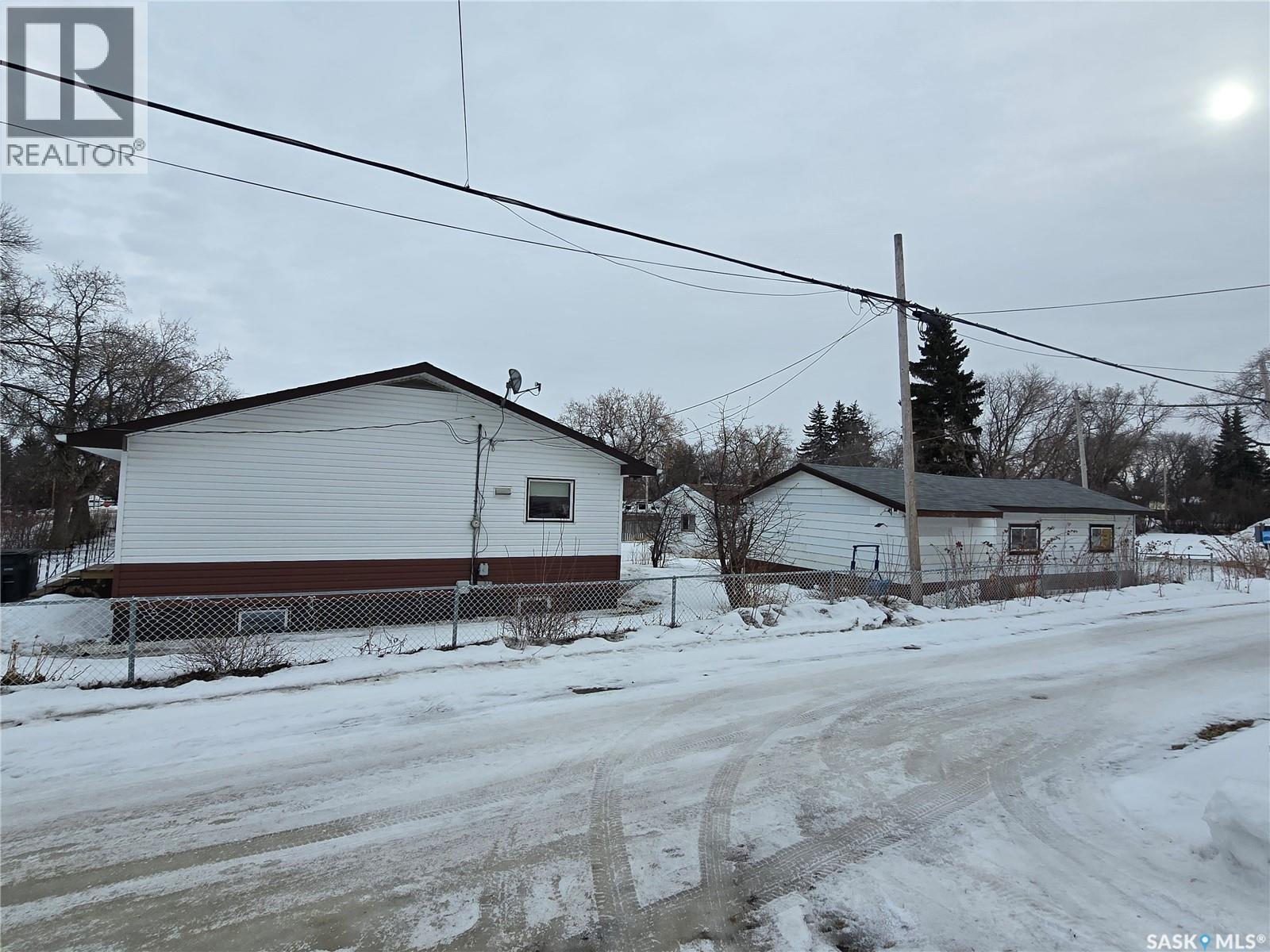 517 Nina Street, Broadview, SK - Outdoor