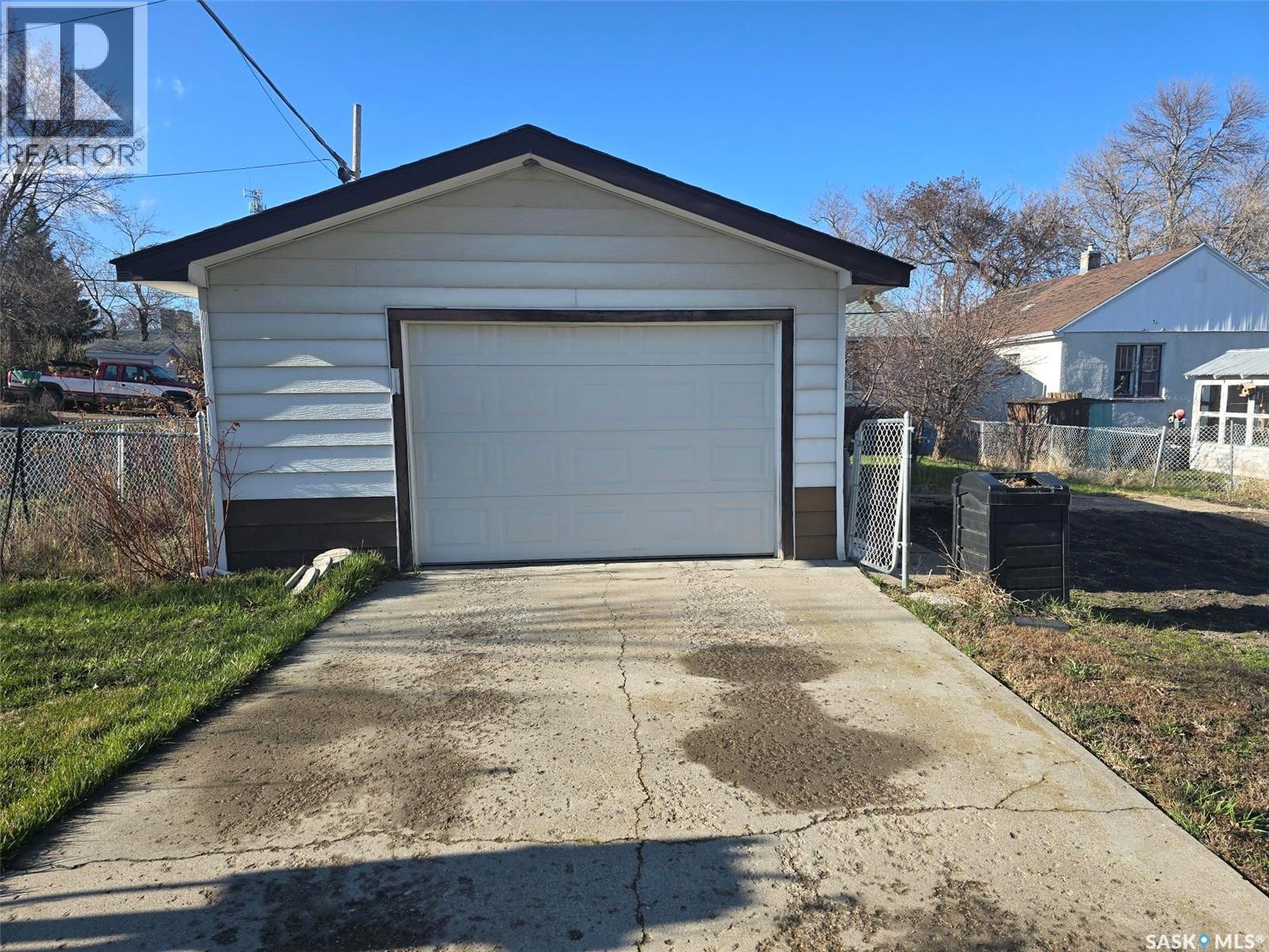 517 Nina Street, Broadview, SK - Outdoor