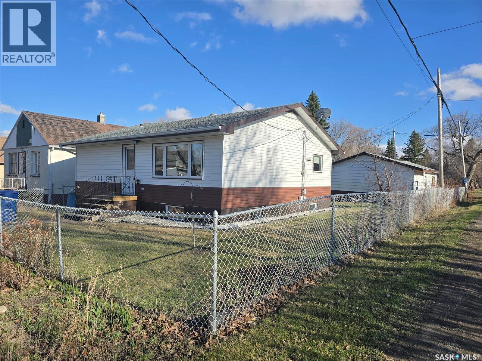 517 Nina Street, Broadview, SK - Outdoor