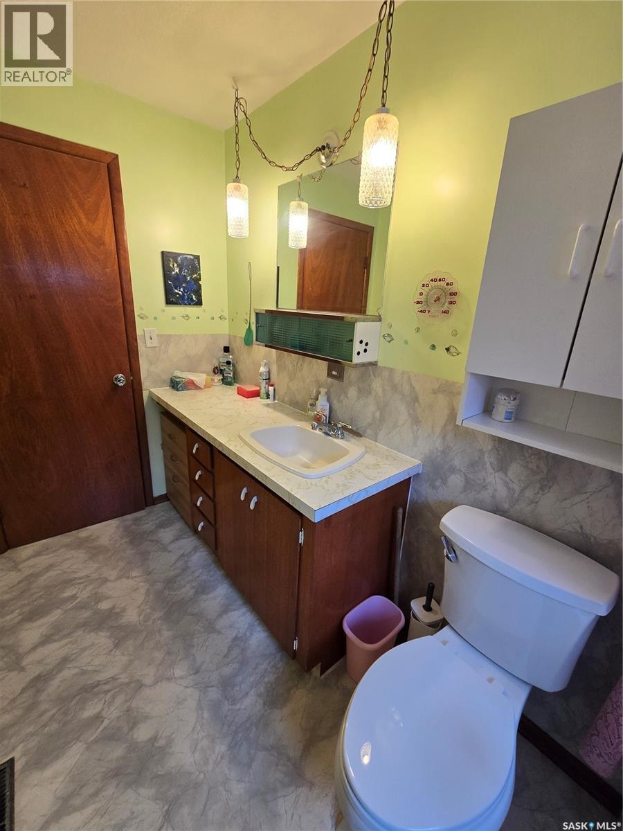 517 Nina Street, Broadview, SK - Indoor Photo Showing Bathroom
