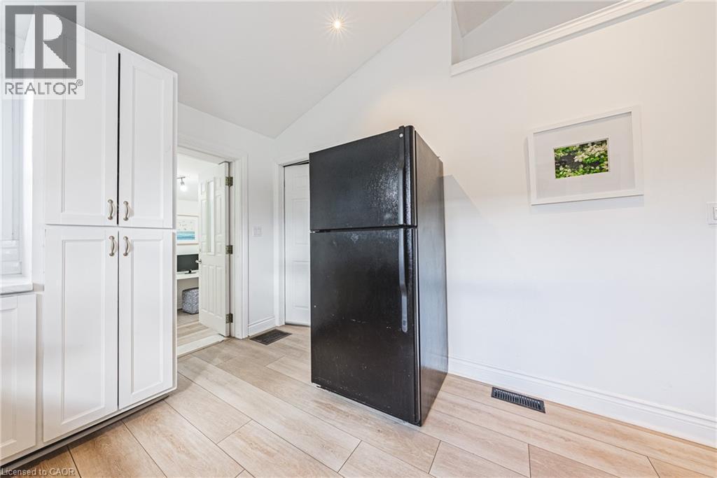 258 West 19Th Street, Hamilton, ON - Indoor Photo Showing Other Room