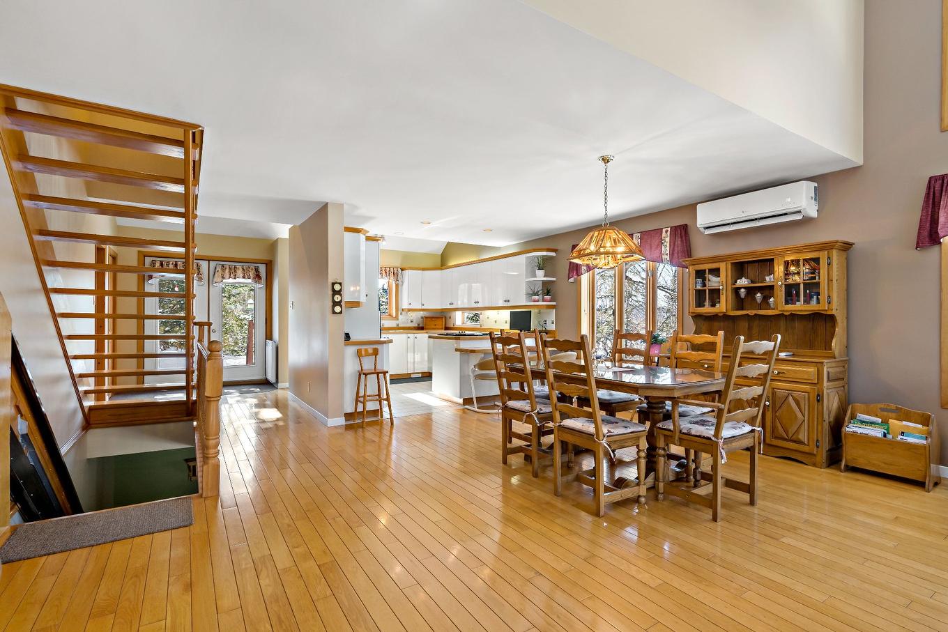 Vue d'ensemble - 365 Ch. De La Digue, Mont-Tremblant, QC - Indoor Photo Showing Dining Room