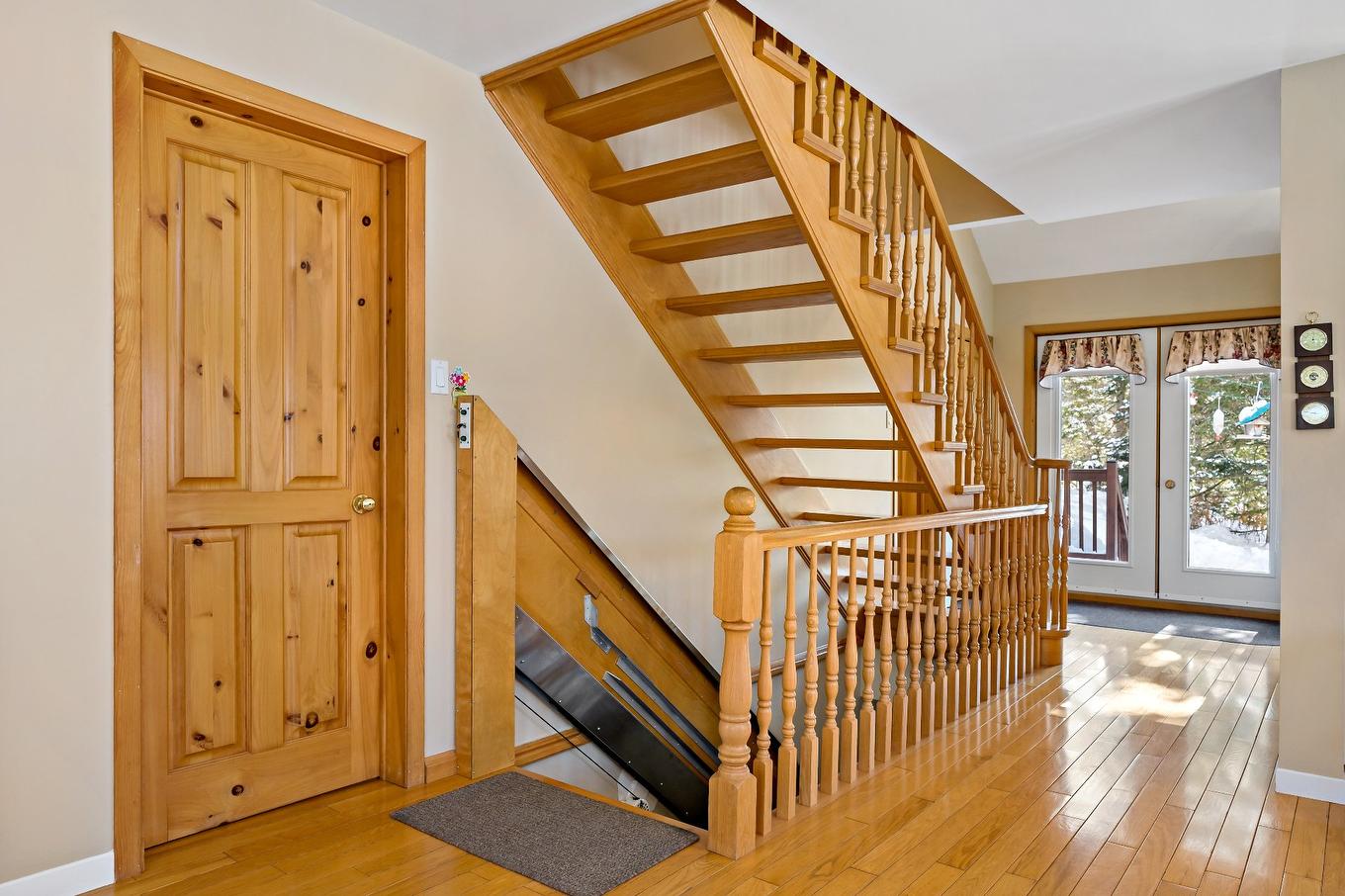 Escalier - 365 Ch. De La Digue, Mont-Tremblant, QC - Indoor Photo Showing Other Room