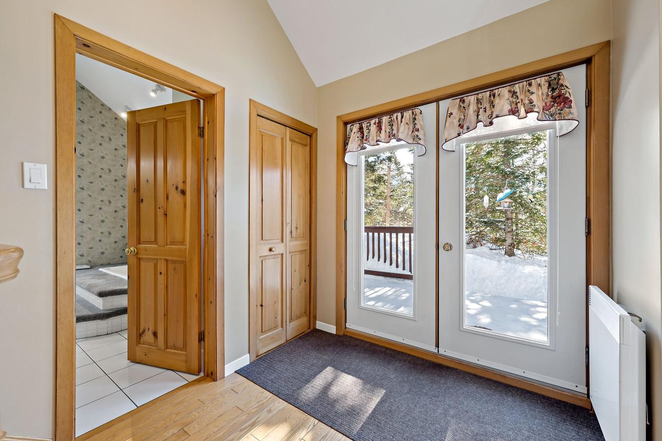 Hall d'entrée/Vestibule - 365 Ch. De La Digue, Mont-Tremblant, QC - Indoor Photo Showing Other Room