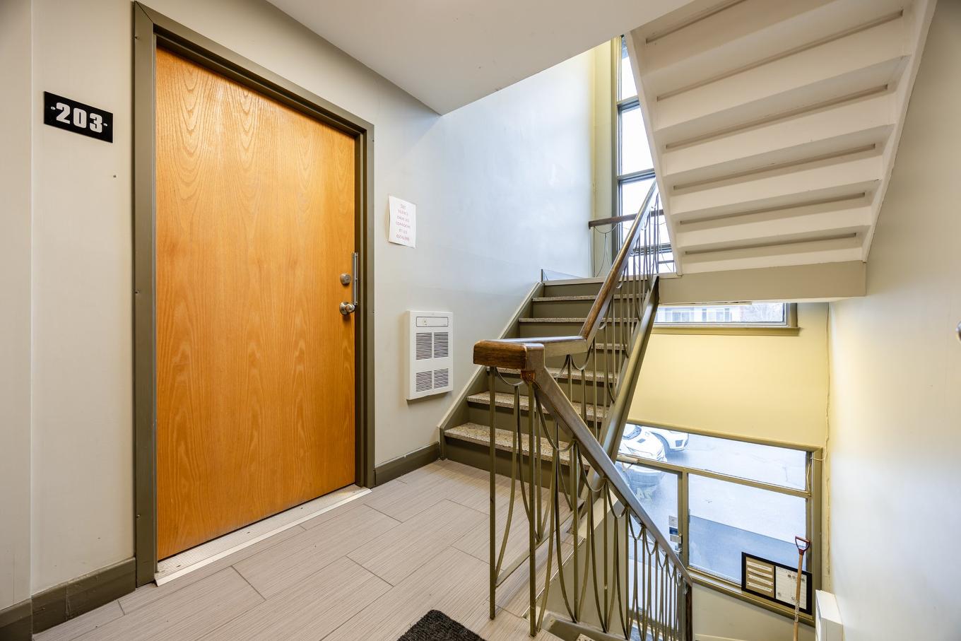 Staircase - 200-24 Rue De Gentilly O., Longueuil (Le Vieux-Longueuil), QC - Indoor Photo Showing Other Room