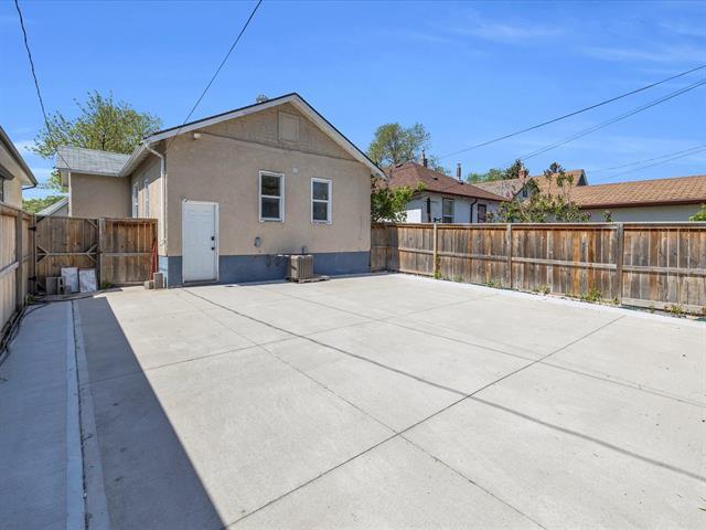 573 Arlington St, Winnipeg, MB