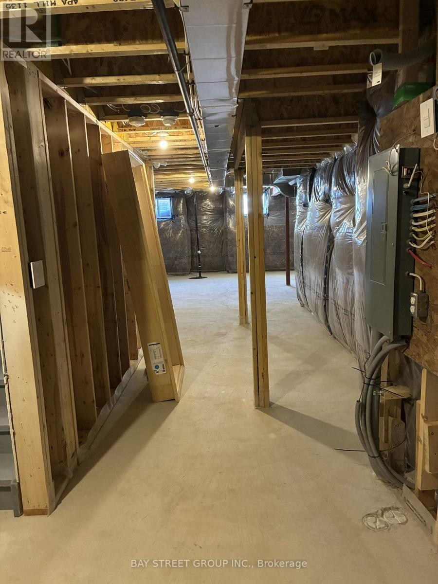 9 Moss Drive E, Markham, ON - Indoor