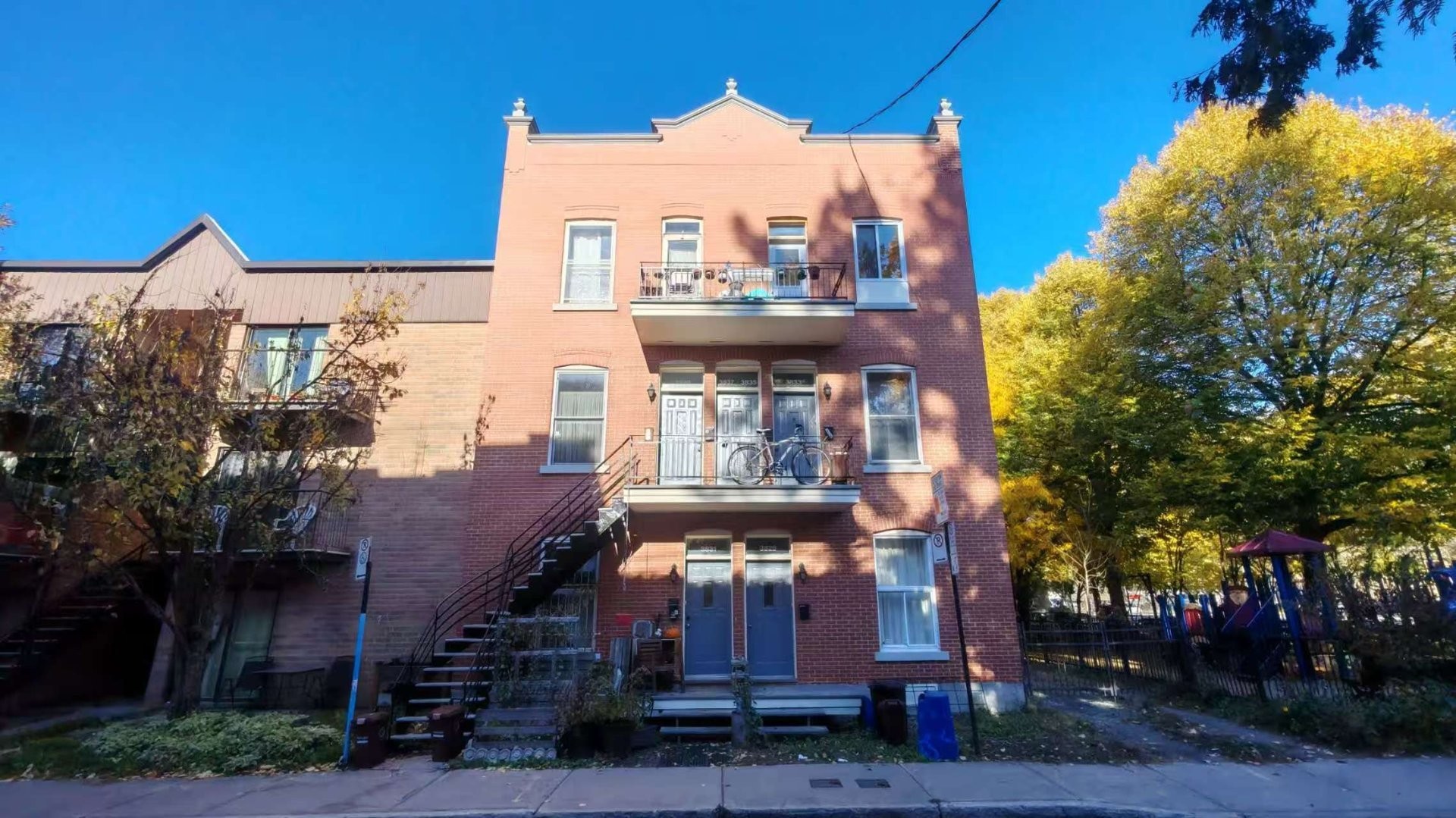 Front of Structure - 3835 Rue Rivard, Montréal (Le Plateau-Mont-Royal), QC - Outdoor