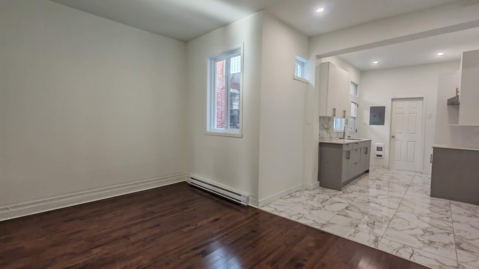 Living Room - 3835 Rue Rivard, Montréal (Le Plateau-Mont-Royal), QC - Indoor Photo Showing Other Room