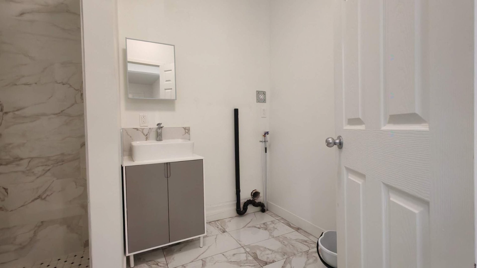 Laundry - 3835 Rue Rivard, Montréal (Le Plateau-Mont-Royal), QC - Indoor