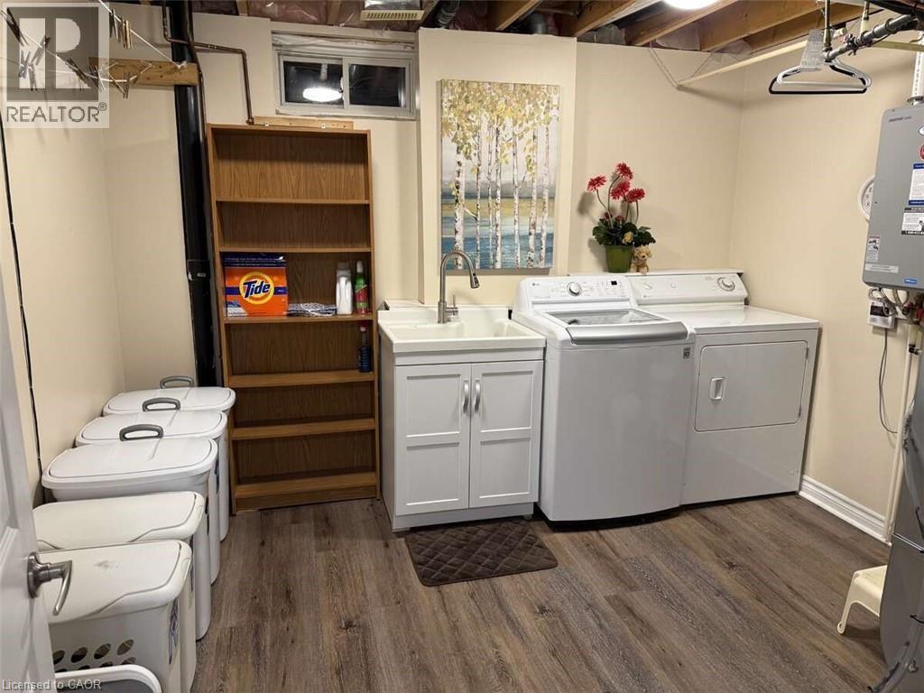156 Lynnette Drive, Hamilton, ON - Indoor Photo Showing Laundry Room