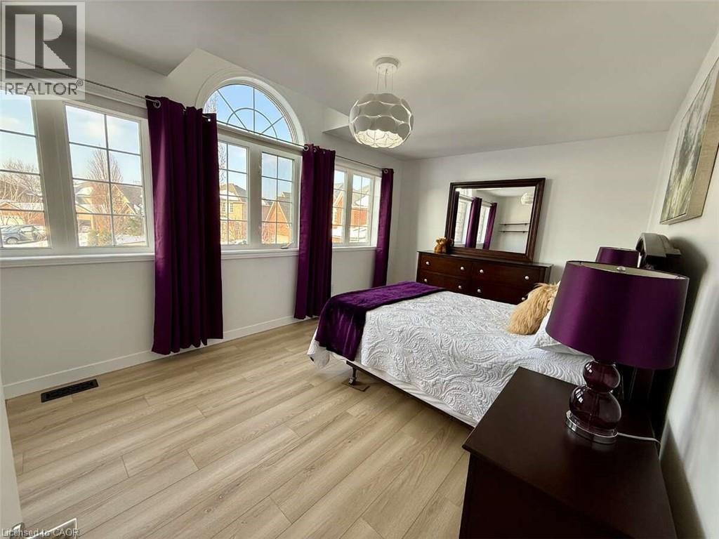 156 Lynnette Drive, Hamilton, ON - Indoor Photo Showing Bedroom