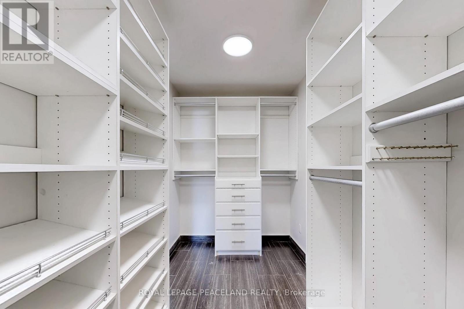 186 Marsi Road, Richmond Hill, ON - Indoor With Storage