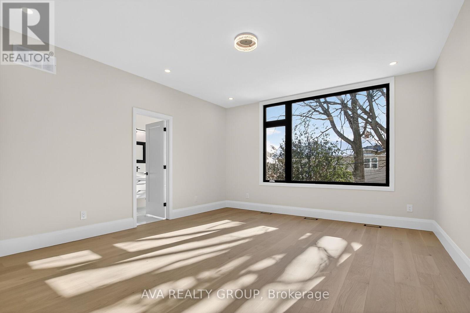 16 Gould Street, Ottawa, ON - Indoor Photo Showing Other Room
