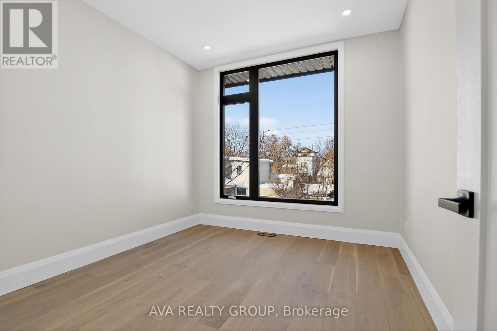 16 Gould Street, Ottawa, ON - Indoor Photo Showing Other Room