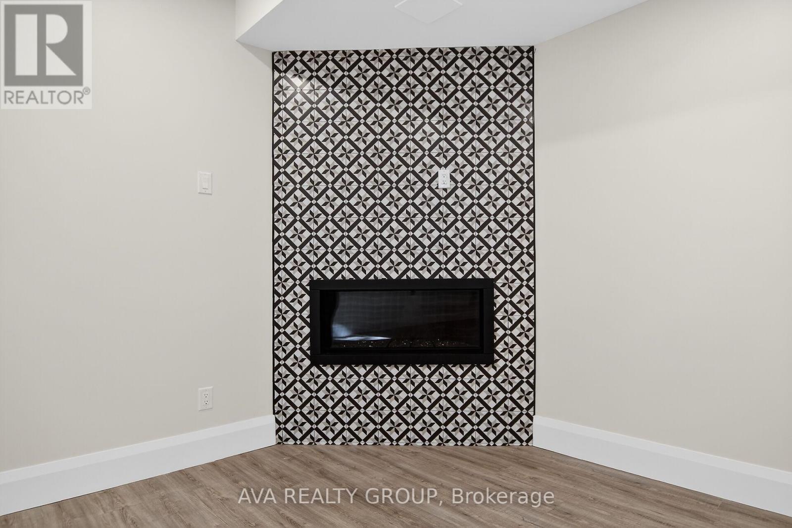 16 Gould Street, Ottawa, ON - Indoor With Fireplace