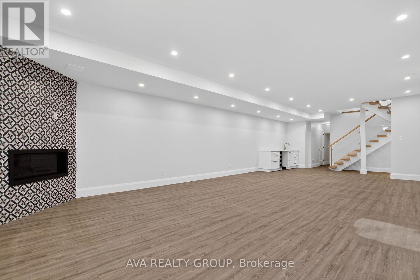 16 Gould Street, Ottawa, ON - Indoor Photo Showing Other Room