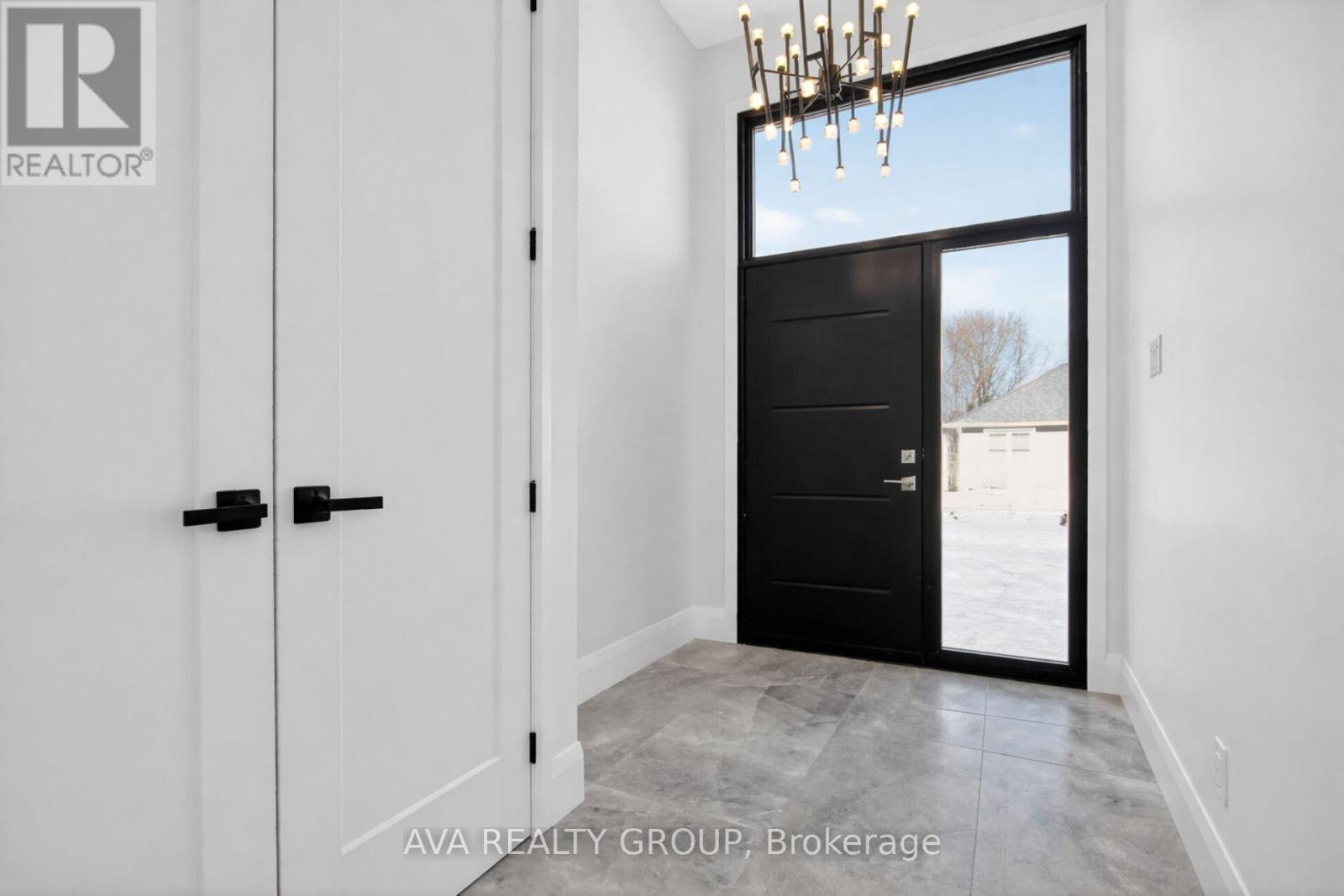 16 Gould Street, Ottawa, ON - Indoor Photo Showing Other Room