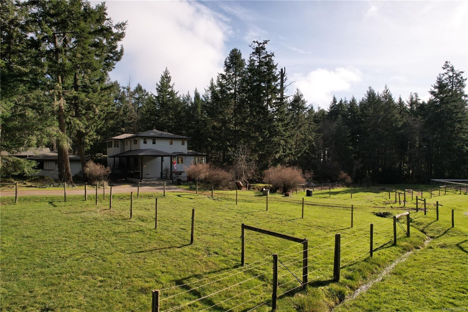 137 Forest Ridge Rd, Salt Spring, BC