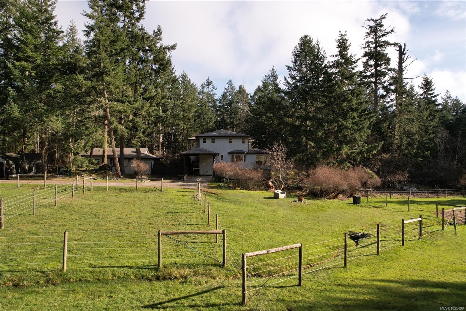137 Forest Ridge Rd, Salt Spring, BC