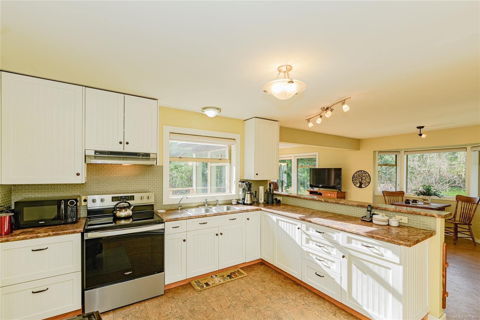 137 Forest Ridge Rd, Salt Spring, BC