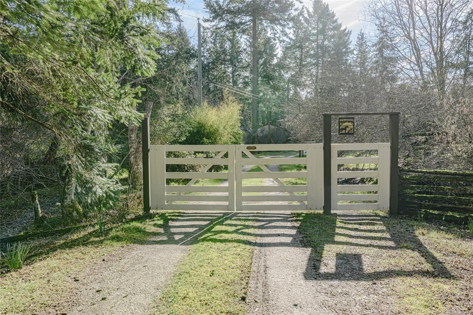 137 Forest Ridge Rd, Salt Spring, BC