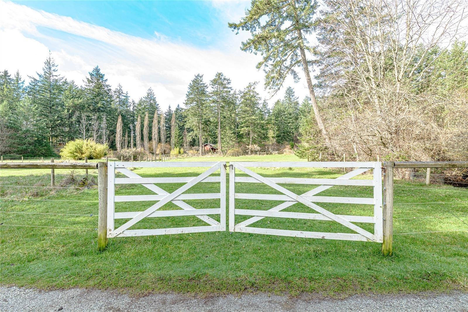 137 Forest Ridge Rd, Salt Spring, BC