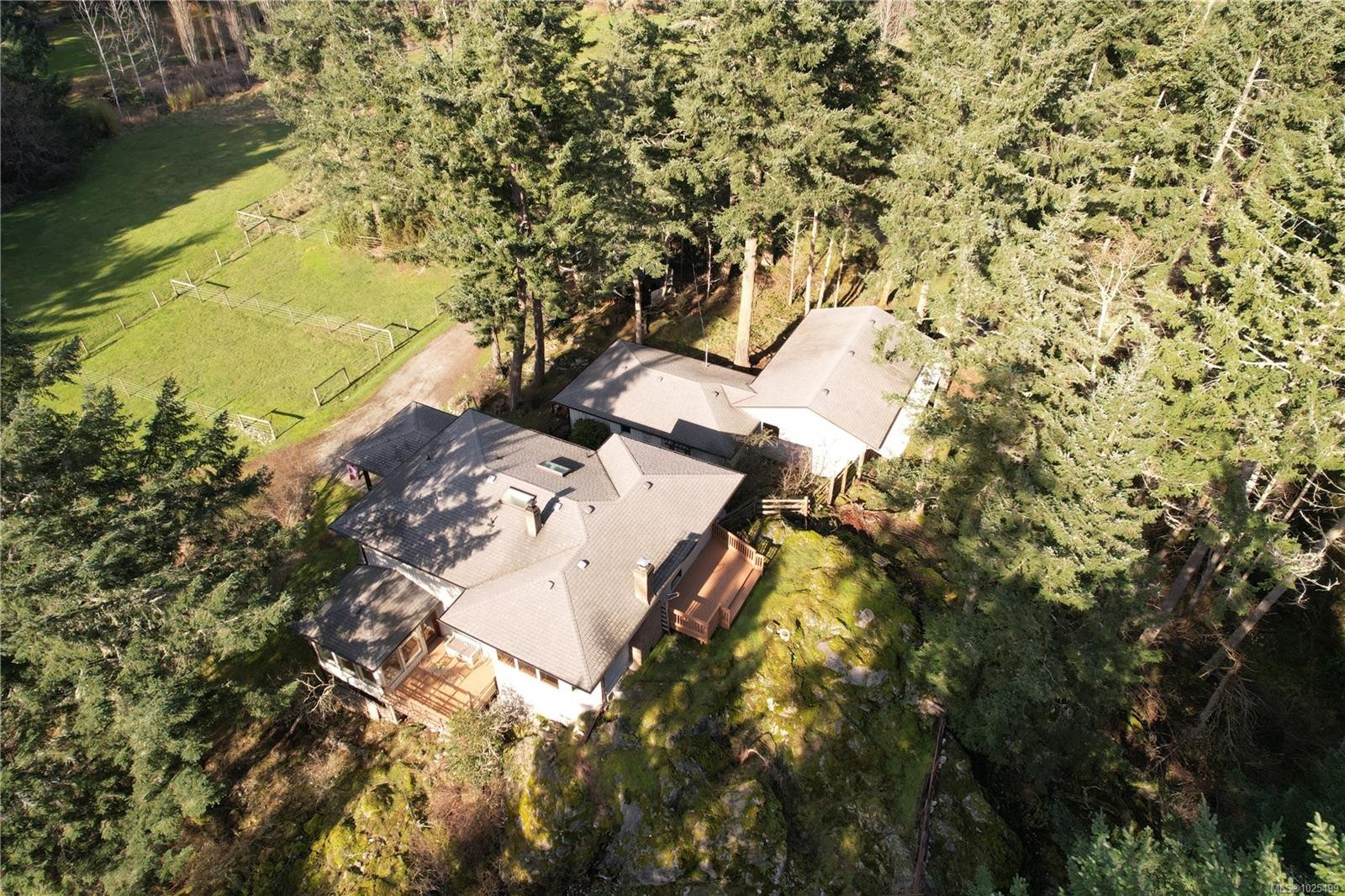 137 Forest Ridge Rd, Salt Spring, BC