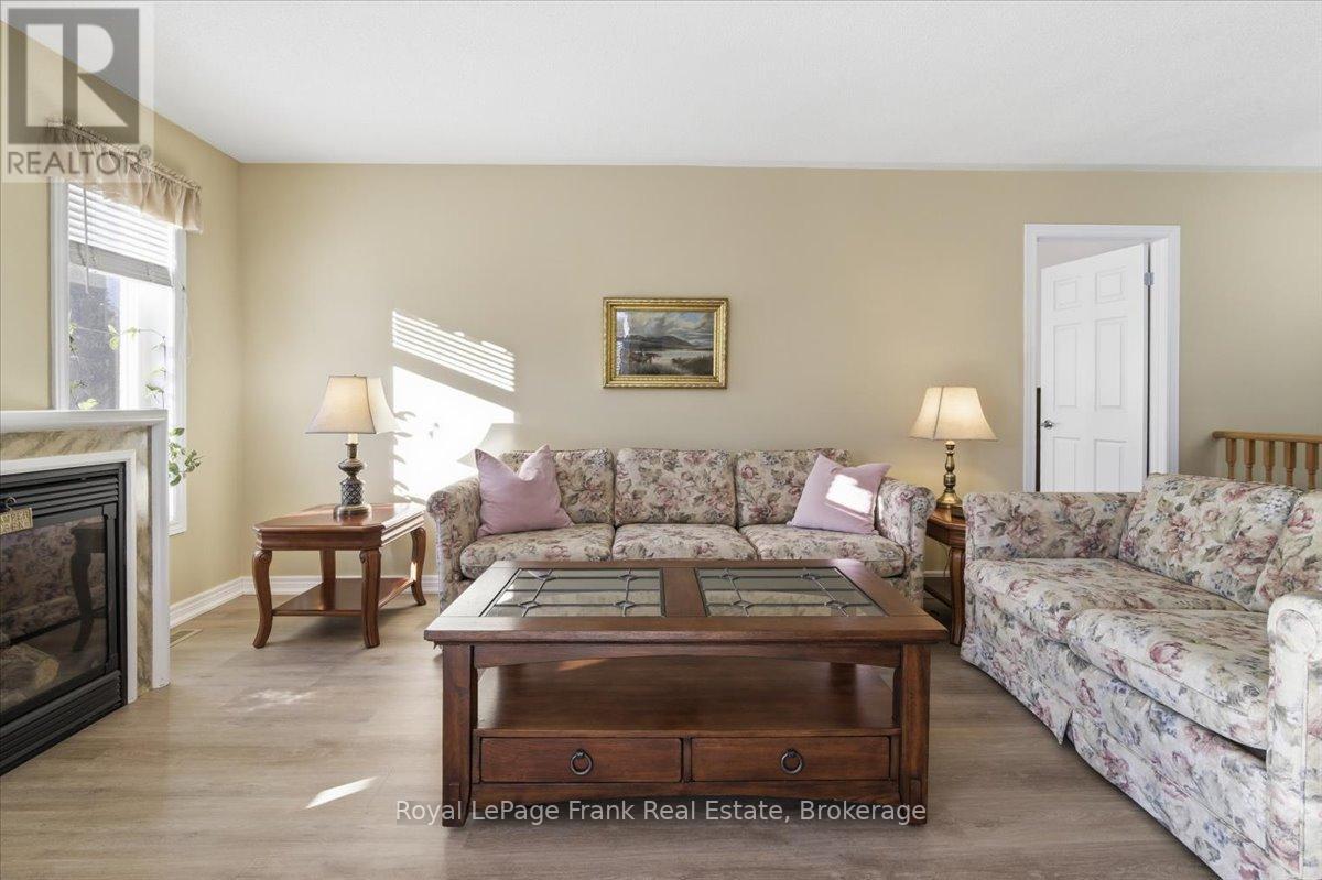 Living Room - 25 Apple Tree Crescent, Uxbridge, ON - Indoor Photo Showing Living Room With Fireplace