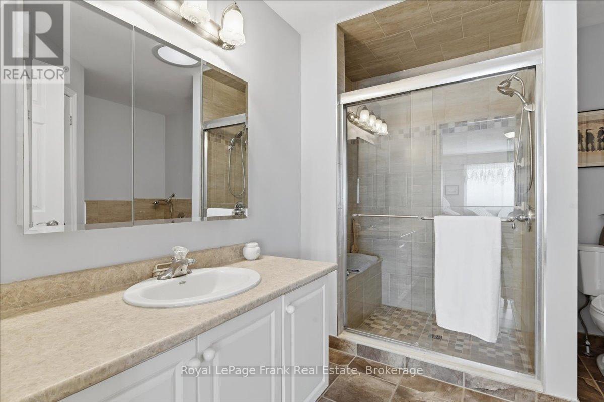 Updated Ensuite includes Sun Tunnel in Ceiling - 25 Apple Tree Crescent, Uxbridge, ON - Indoor Photo Showing Bathroom