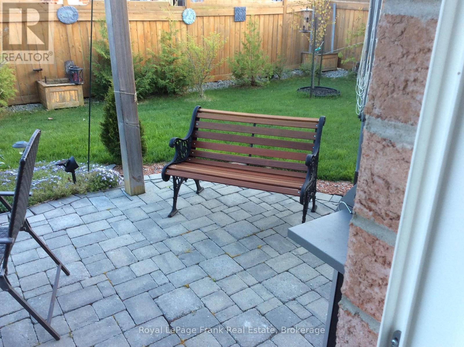 Interlock Patio Stone (under the snow). - 25 Apple Tree Crescent, Uxbridge, ON - Outdoor