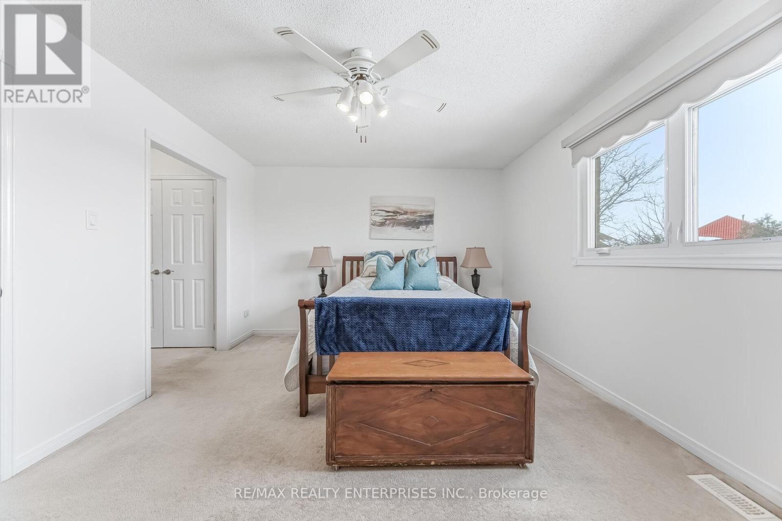 407 Wendron Crescent, Mississauga, ON - Indoor Photo Showing Bedroom