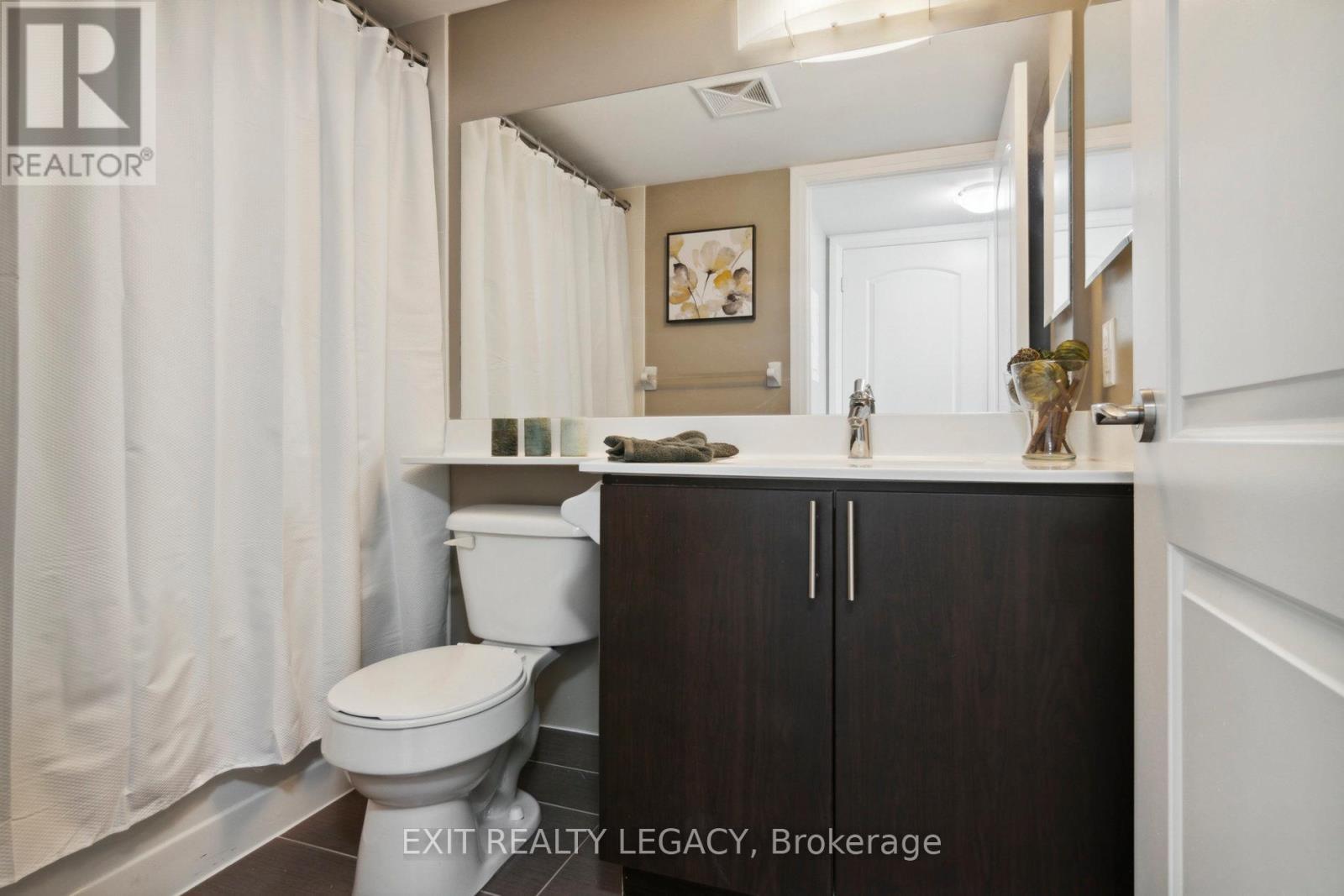 206 - 20 North Park Road, Vaughan, ON - Indoor Photo Showing Bathroom