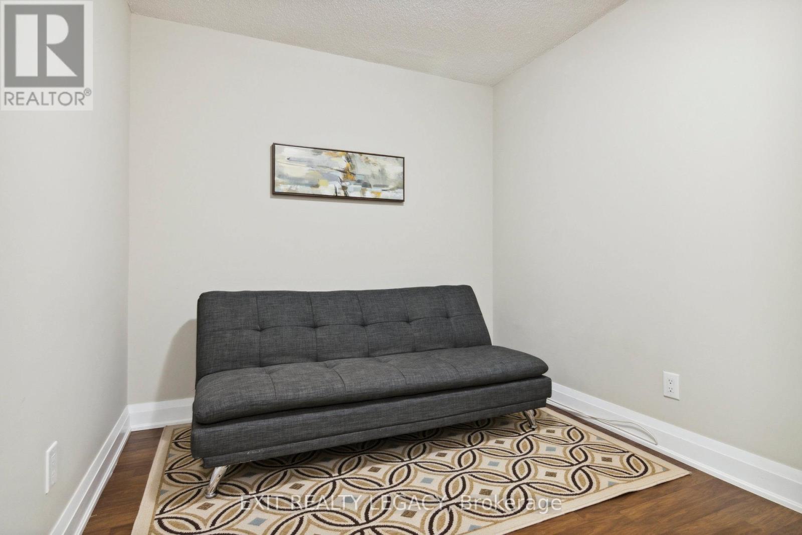 206 - 20 North Park Road, Vaughan, ON - Indoor