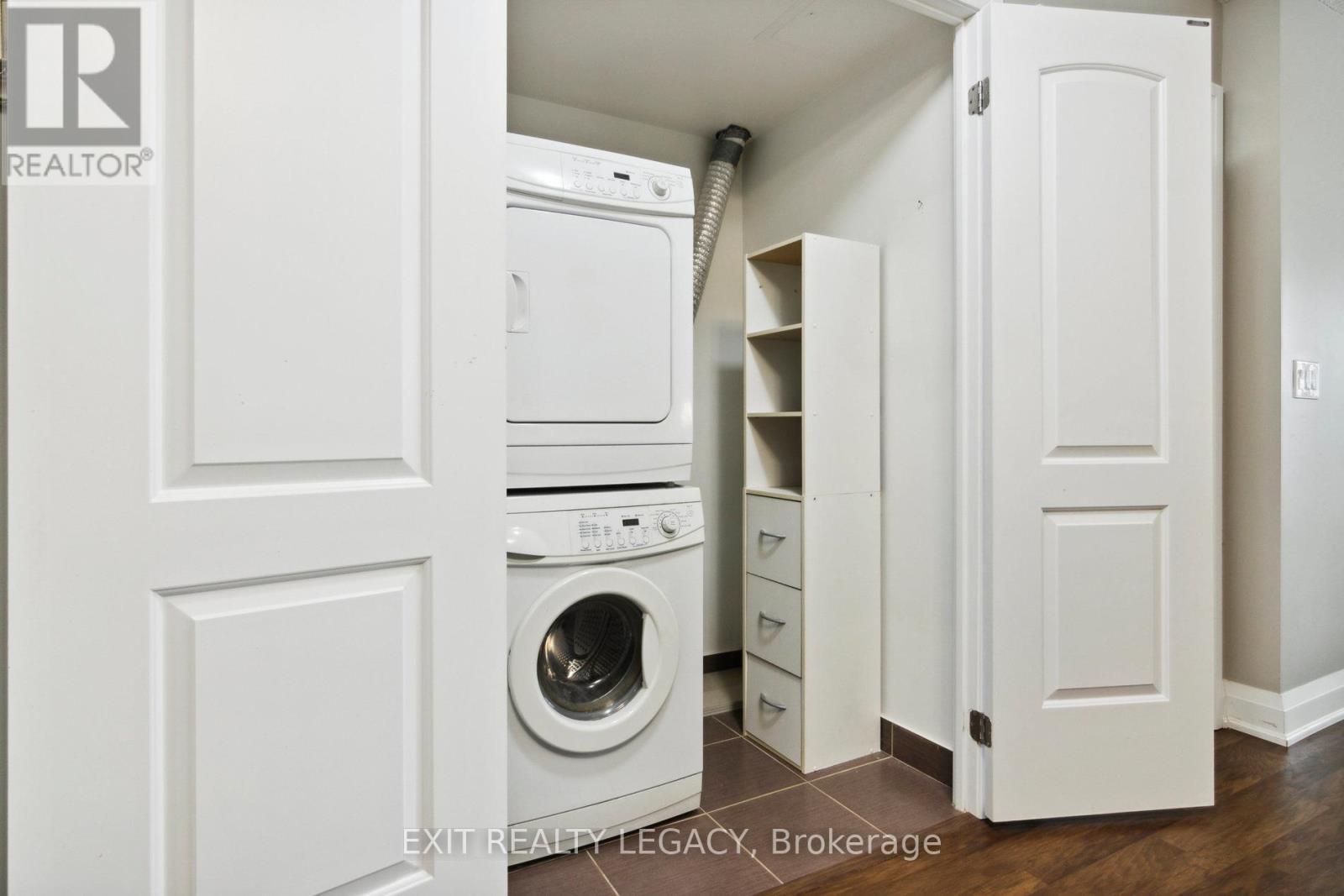 206 - 20 North Park Road, Vaughan, ON - Indoor Photo Showing Laundry Room