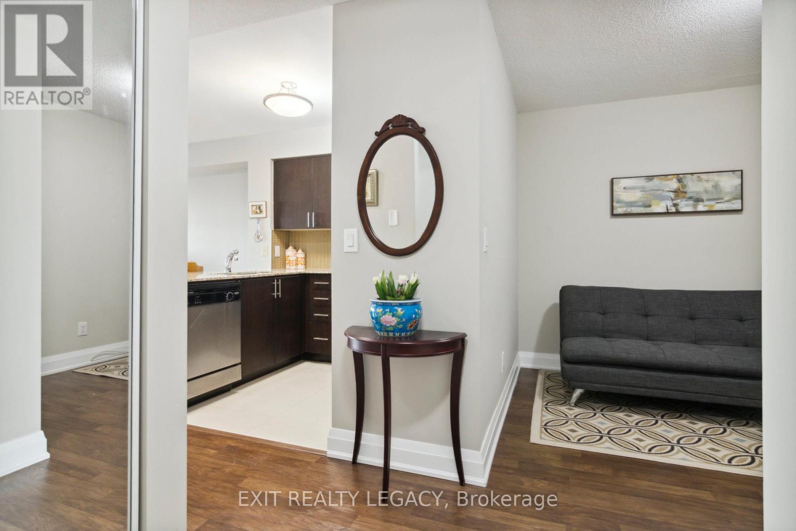 206 - 20 North Park Road, Vaughan, ON - Indoor