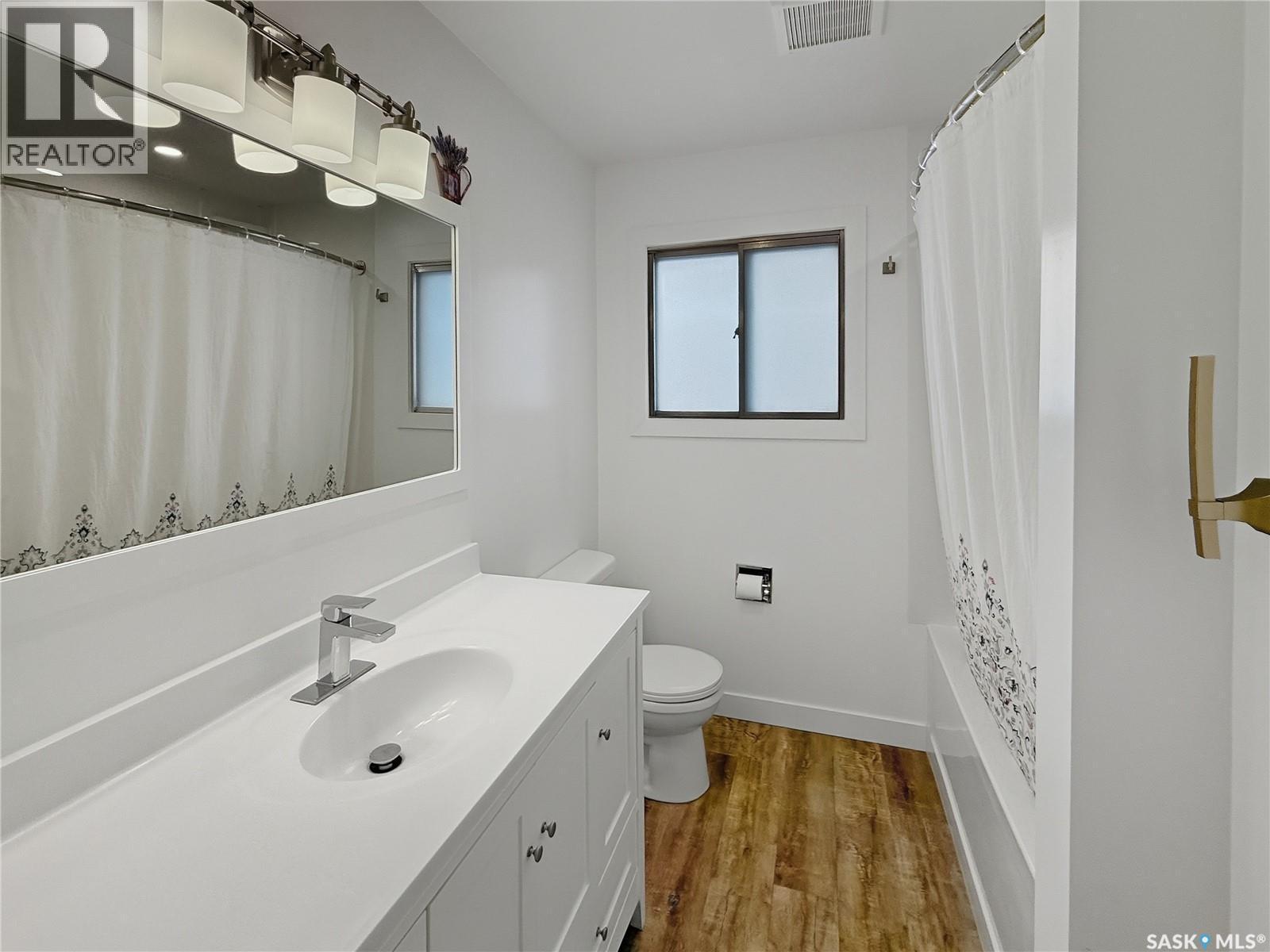 640 Vance Avenue Ne, Swift Current, SK - Indoor Photo Showing Bathroom