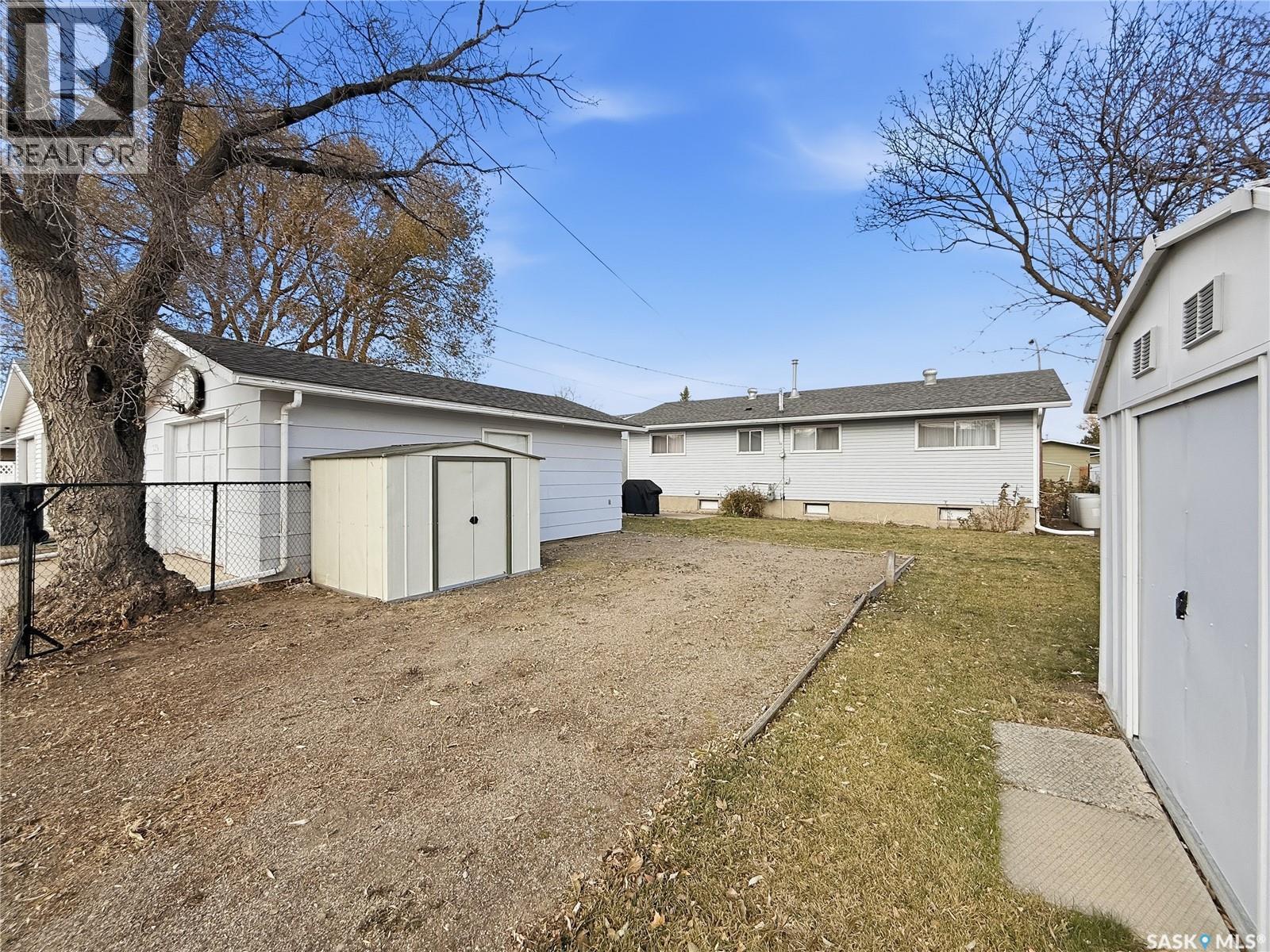 640 Vance Avenue Ne, Swift Current, SK - Outdoor With Exterior