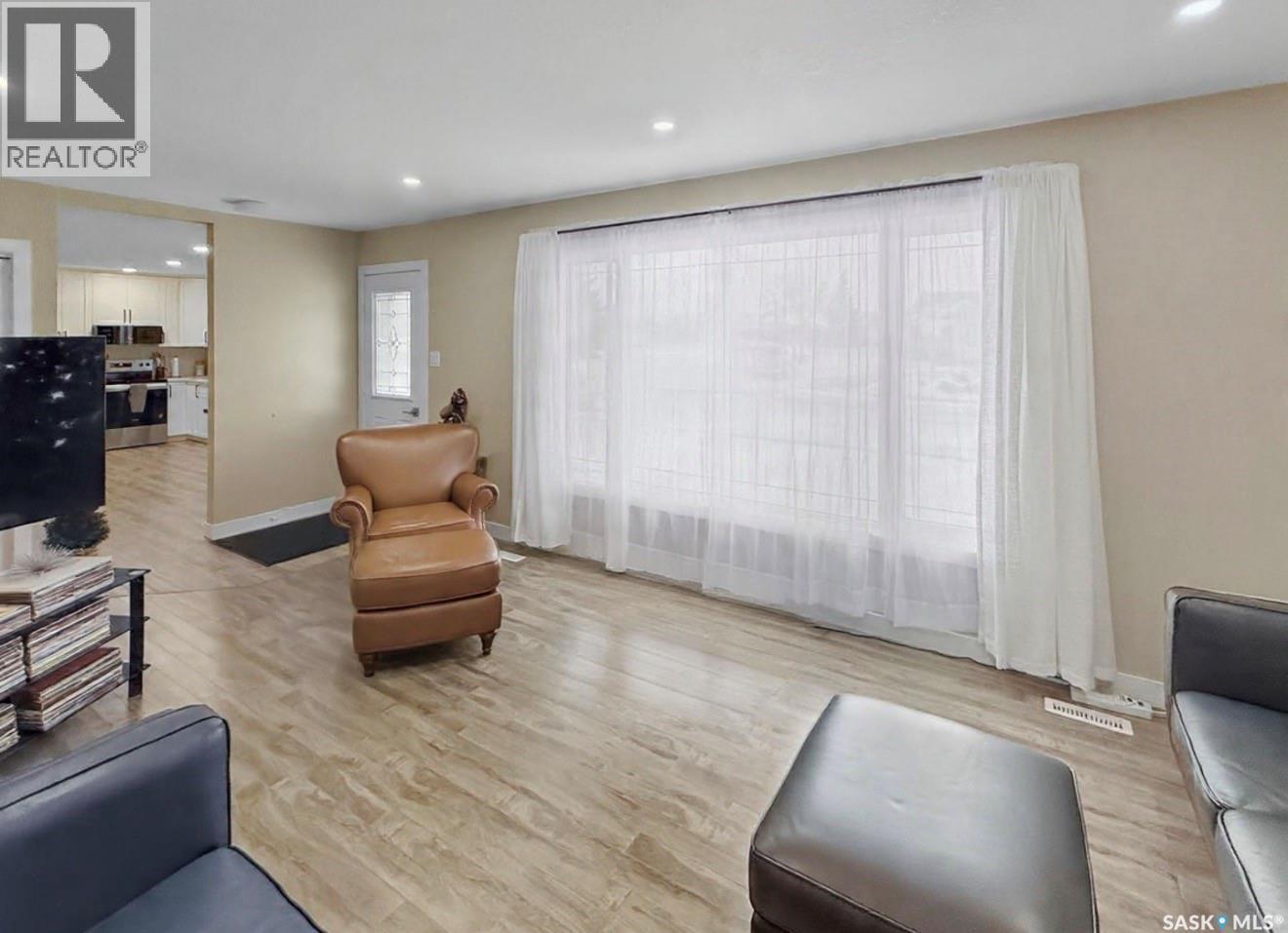 640 Vance Avenue Ne, Swift Current, SK - Indoor Photo Showing Other Room