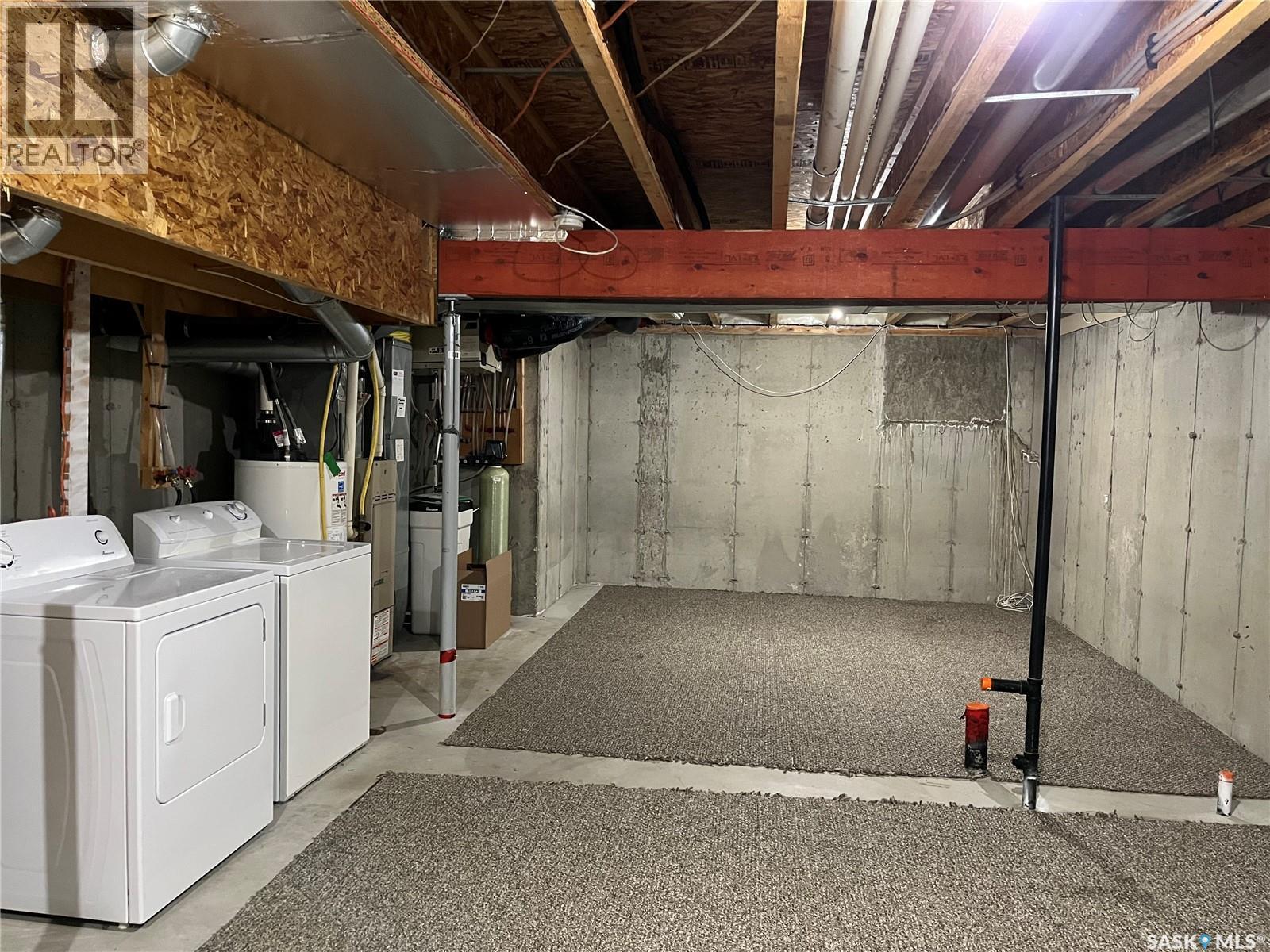 164 4801 Child Avenue, Regina, SK - Indoor Photo Showing Laundry Room