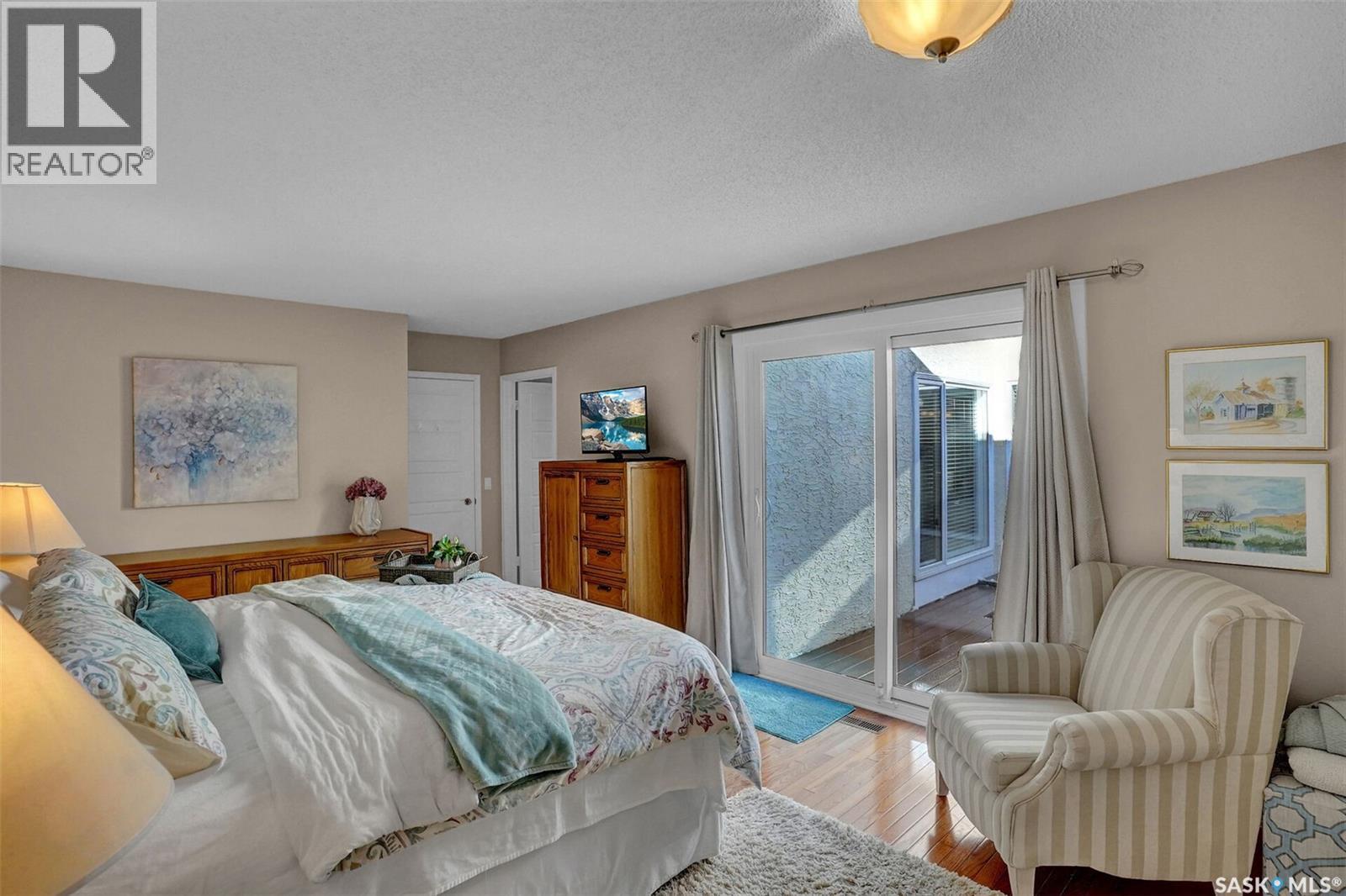 72 Kensington Crescent, Regina, SK - Indoor Photo Showing Bedroom