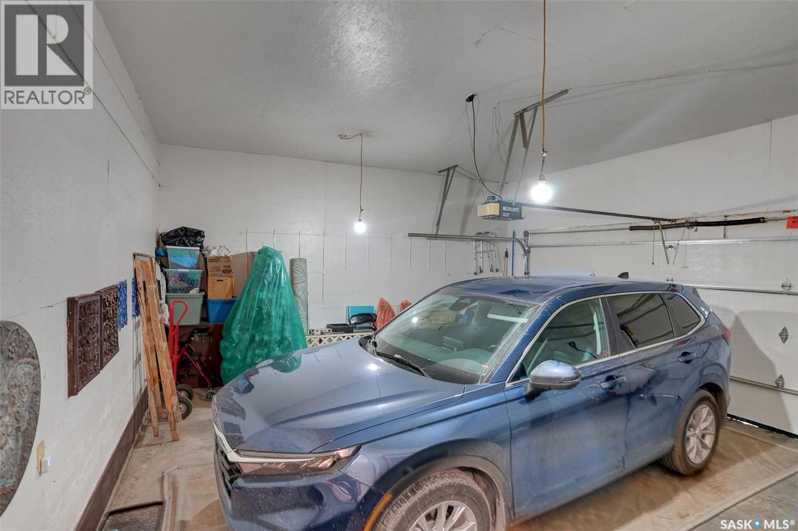 72 Kensington Crescent, Regina, SK - Indoor Photo Showing Garage