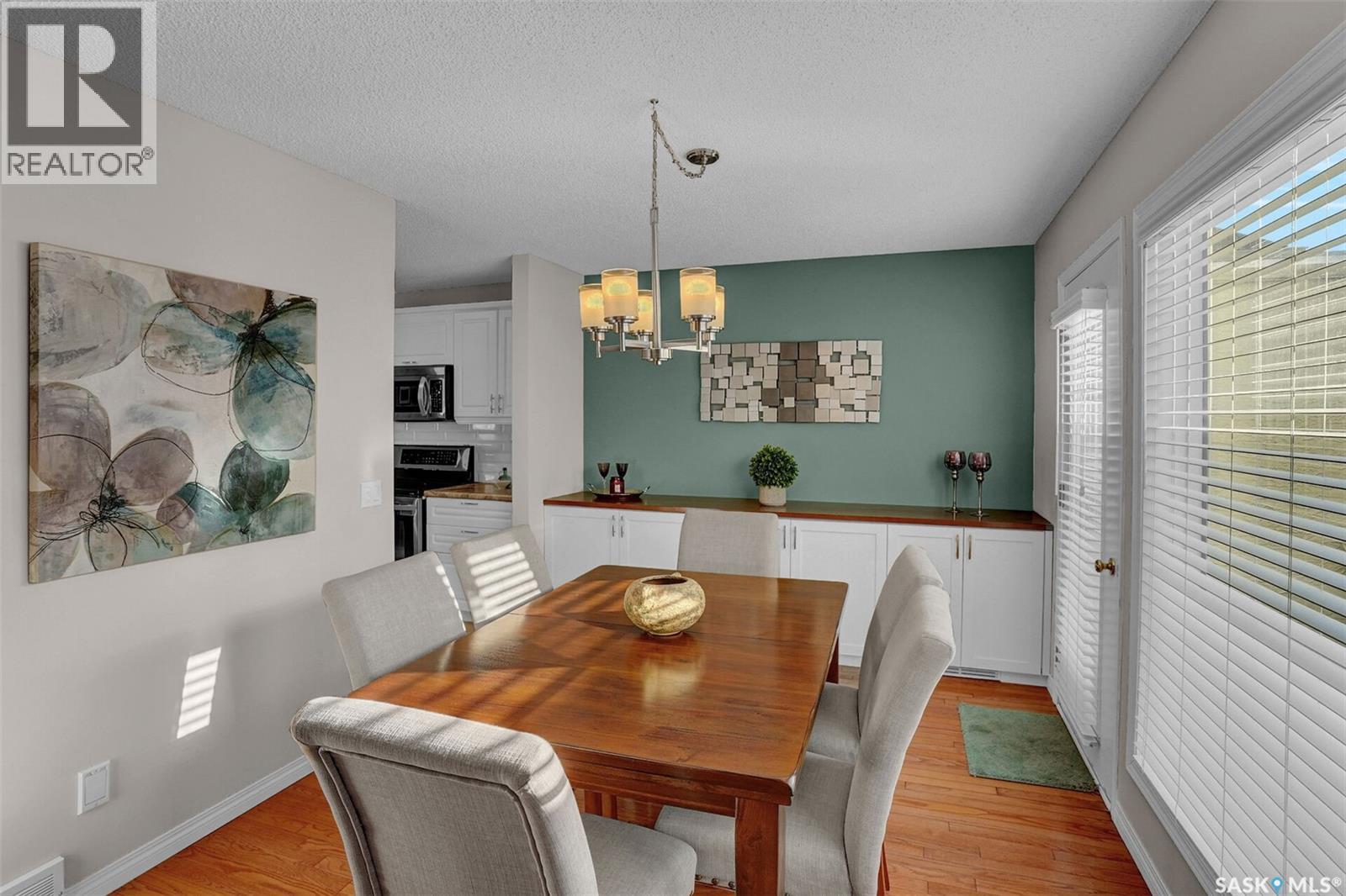 72 Kensington Crescent, Regina, SK - Indoor Photo Showing Dining Room